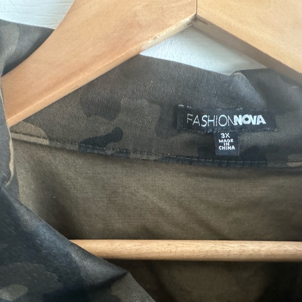 Fashion Nova Camouflage Jean Jacket - Picture 5 of 6
